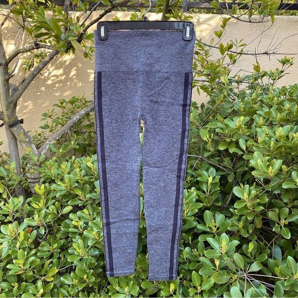 ASSETS Red Hot Label SPANX Marled Stripe Seamless Shaping Leggings Sz Large EUC! - Picture 3 of 7